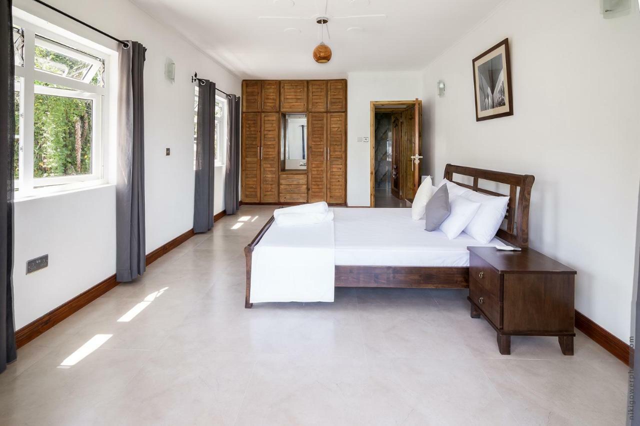 Flora's Self Catering Victoria